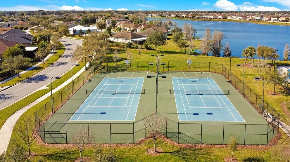 2327 Sebago Dr, Lakeland FL 33805-8005 exterior