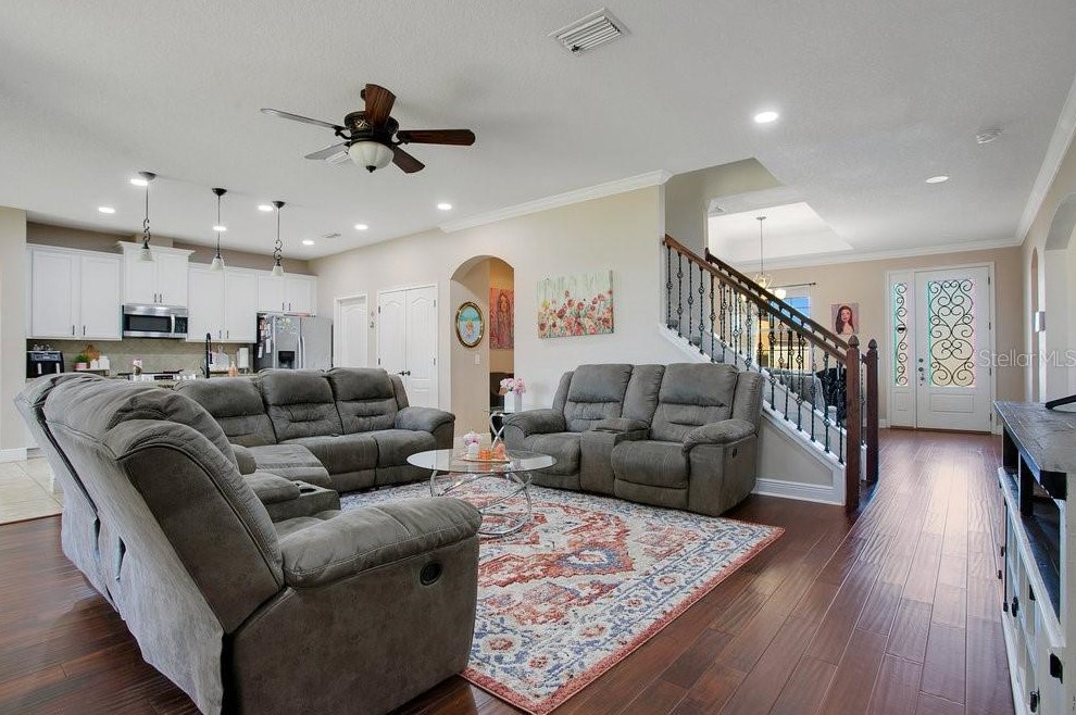 2327 Sebago Dr, Lakeland FL 33805-8005 exterior