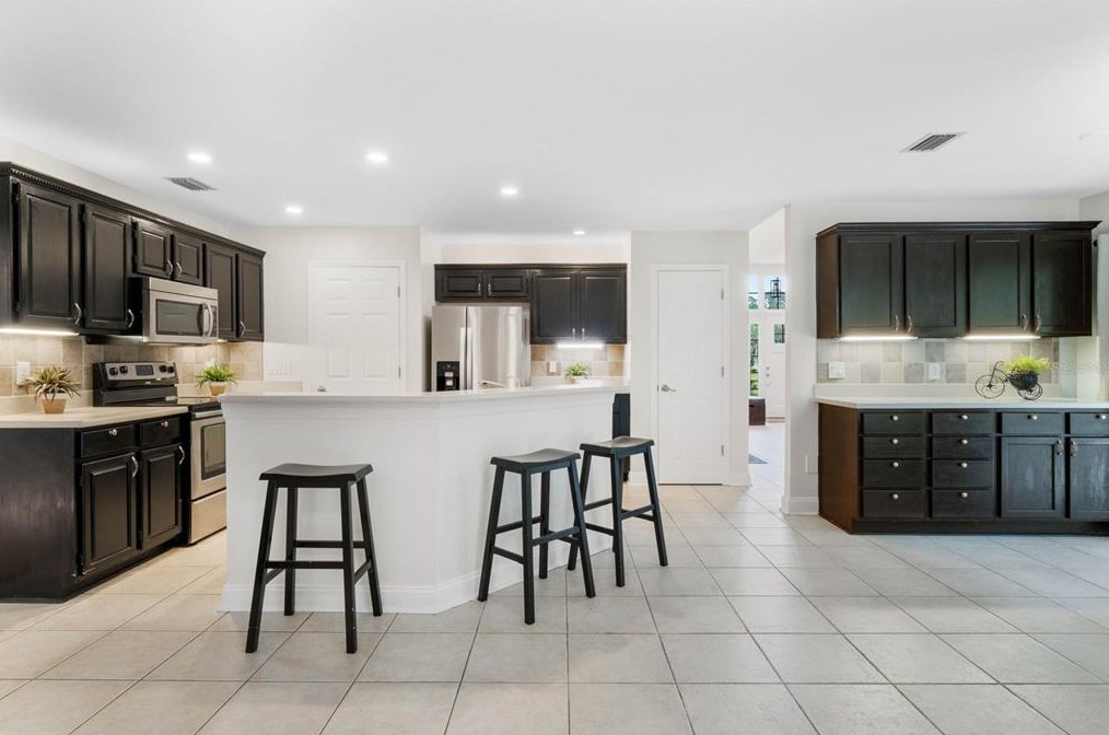 110 Oak View Cir, Lake Mary FL  32746-4201 exterior