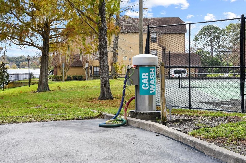 355 Lakepointe Dr, Altamonte Springs FL  32701-5897 exterior