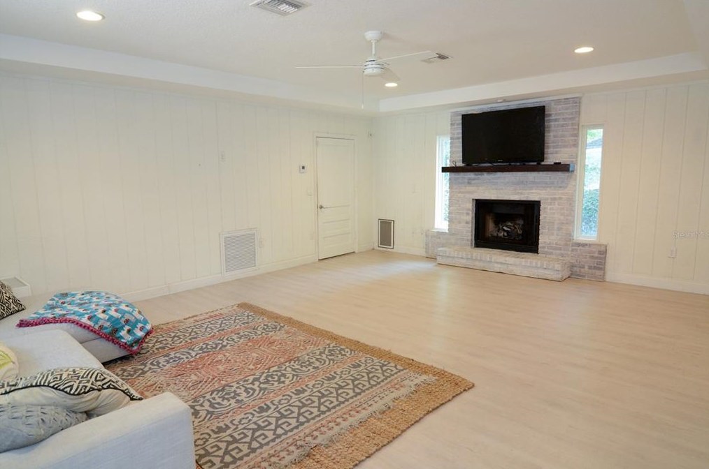 2361 Dartmouth Rd, Deland FL  32724-8406 exterior