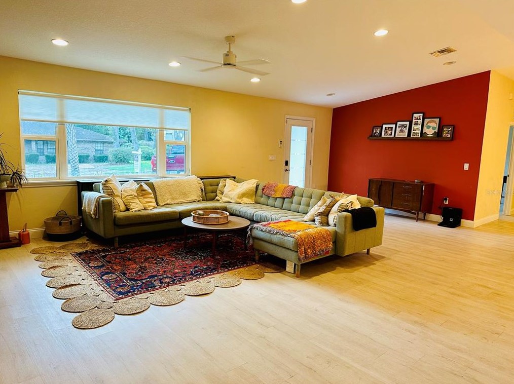 2361 Dartmouth Rd, Deland FL  32724-8406 exterior