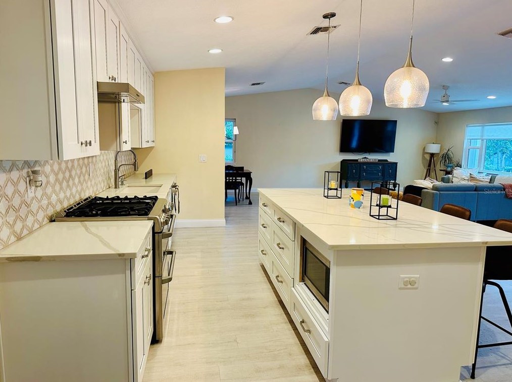 2361 Dartmouth Rd, Deland FL  32724-8406 exterior