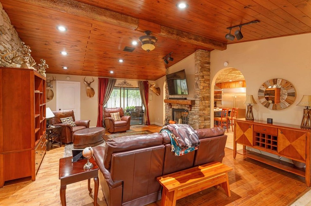 644 Glenview Dr, Winter Garden FL  34787-2206 exterior