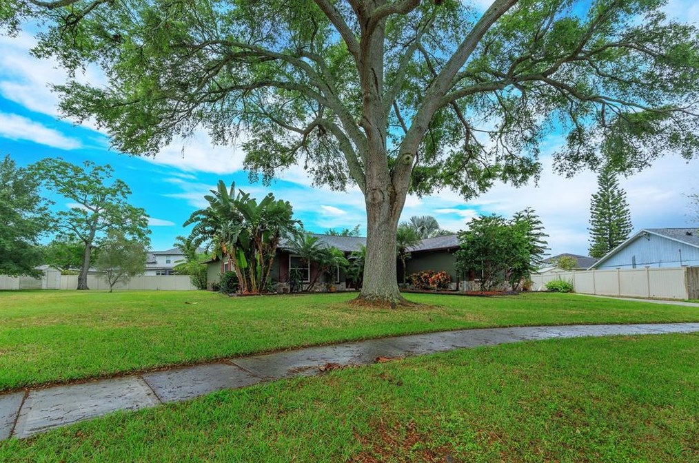 644 Glenview Dr, Winter Garden FL  34787-2206 exterior