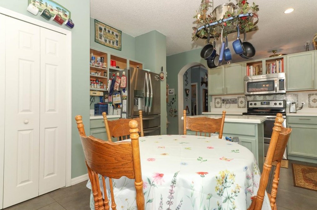 4927 Adair Oak Dr, Orlando FL 32829-8224 exterior