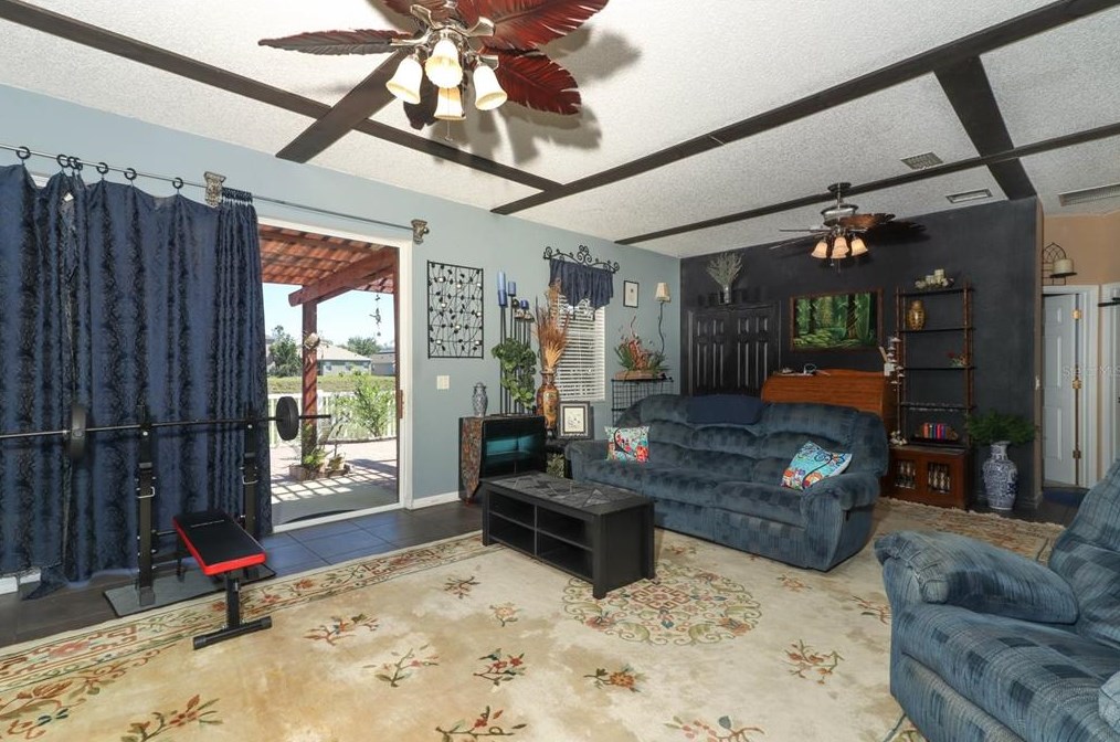 4927 Adair Oak Dr, Orlando FL 32829-8224 exterior