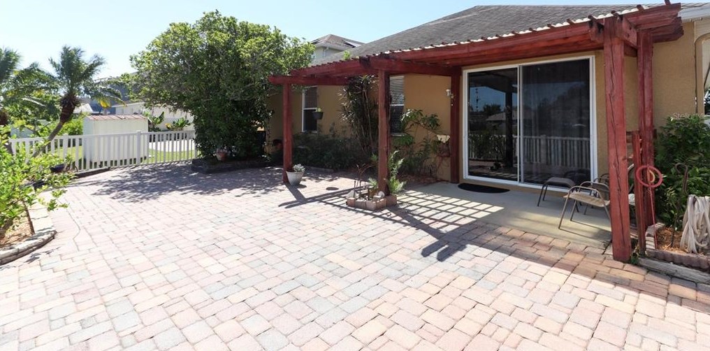 4927 Adair Oak Dr, Orlando FL 32829-8224 exterior