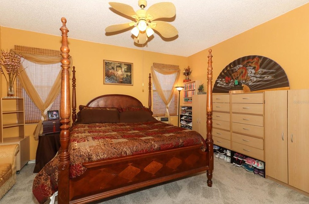 4927 Adair Oak Dr, Orlando FL 32829-8224 exterior