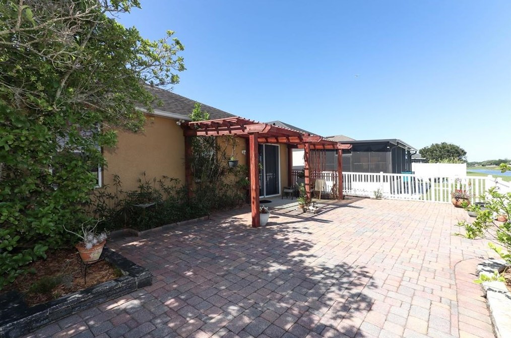 4927 Adair Oak Dr, Orlando FL 32829-8224 exterior