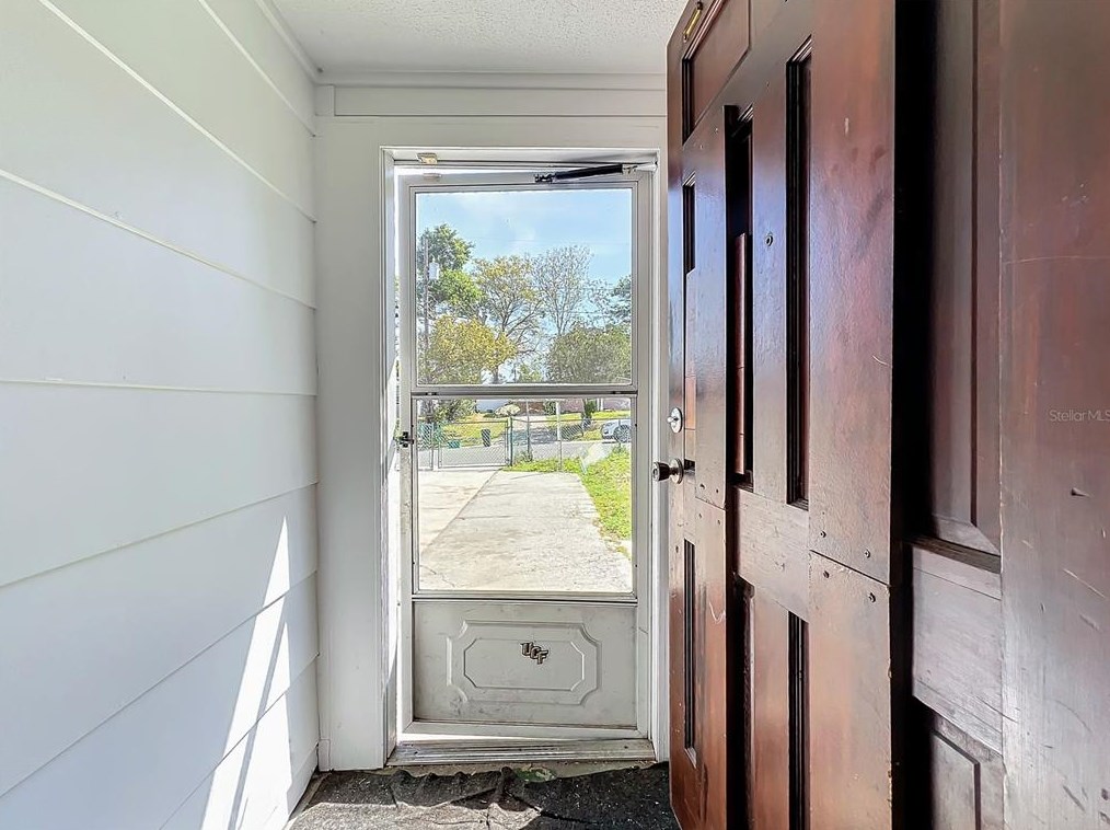 1220 Helen St, Apopka FL  32703-6813 exterior