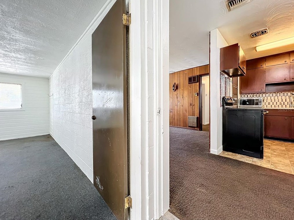 1220 Helen St, Apopka FL  32703-6813 exterior