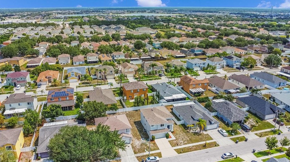 12716 Longcrest Dr, Riverview FL 33579-4001 exterior