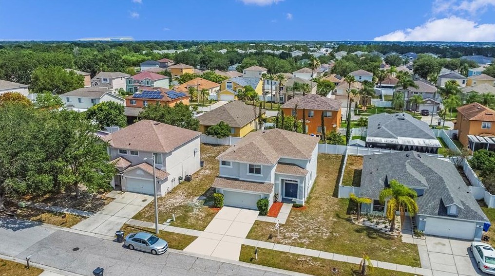 12716 Longcrest Dr, Riverview FL 33579-4001 exterior