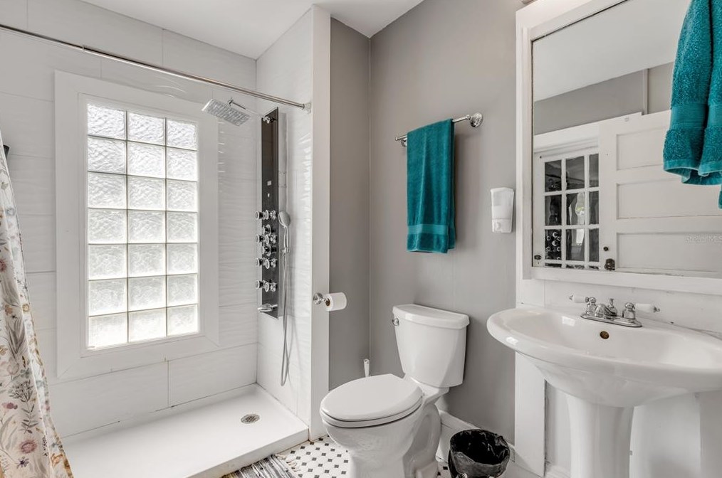 204 Fairview Ave, Daytona Beach FL  32114-2106 exterior