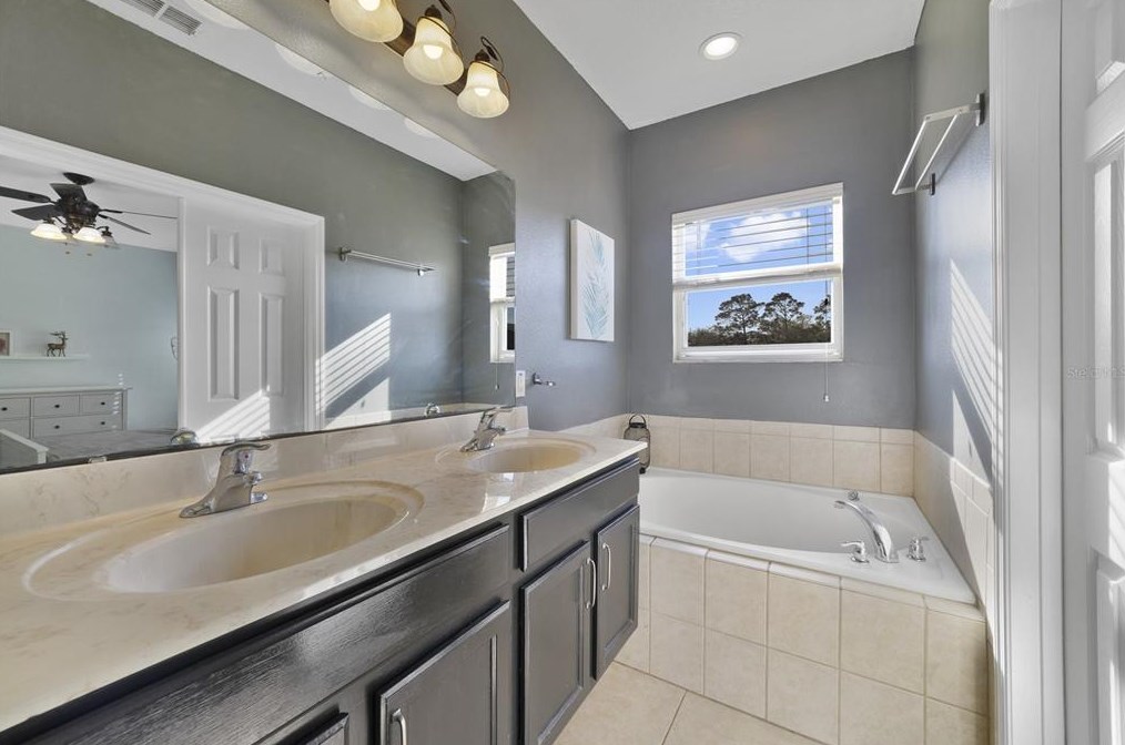 220 High Castle Ln, Longwood FL  32779-4472 exterior