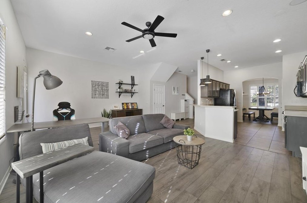 220 High Castle Ln, Longwood FL  32779-4472 exterior