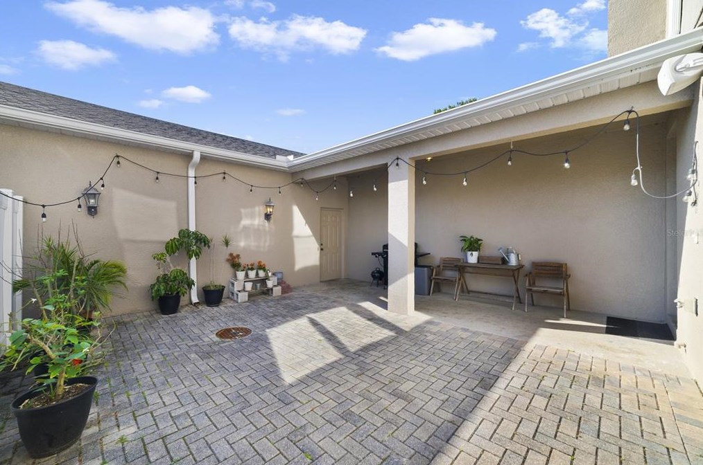 220 High Castle Ln, Longwood FL  32779-4472 exterior