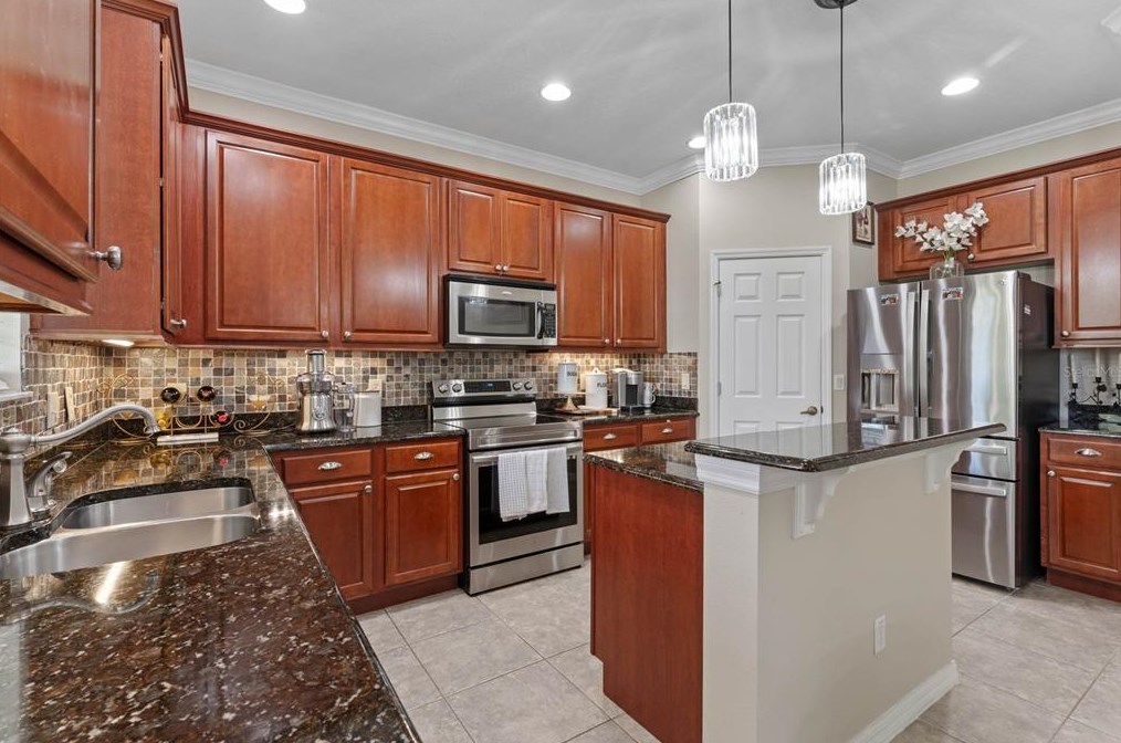 708 Legacy Park Dr, Casselberry FL  32707-2404 exterior