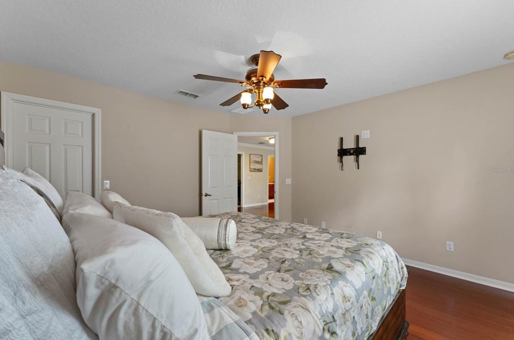 708 Legacy Park Dr, Casselberry FL  32707-2404 exterior