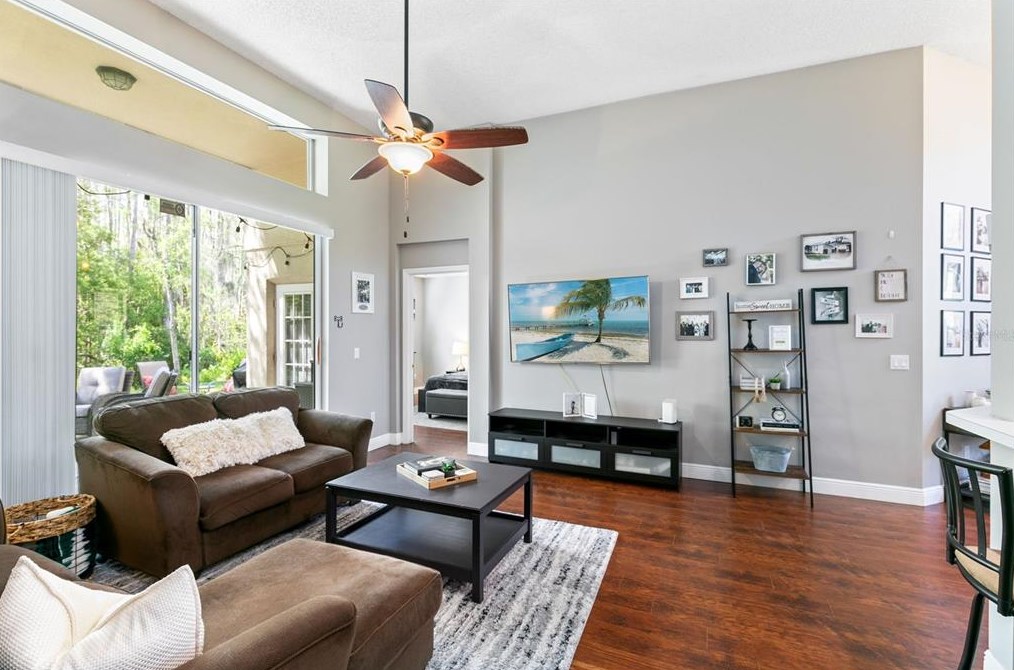 13556 Emeraldview Dr, Orlando FL  32828-8409 exterior