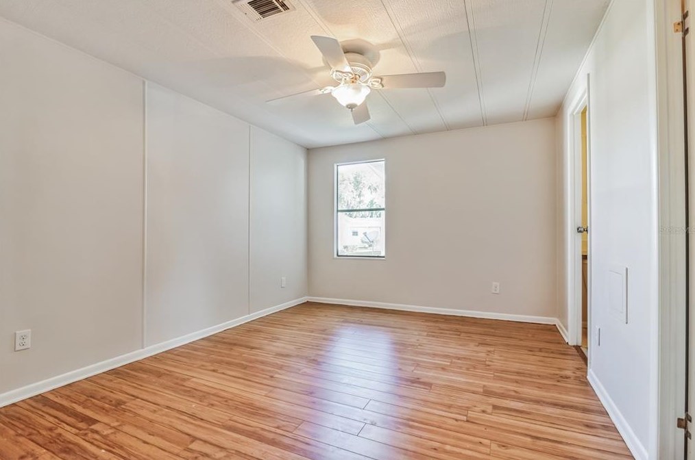113 Winterberry Ave, Wildwood FL  34785-9251 exterior