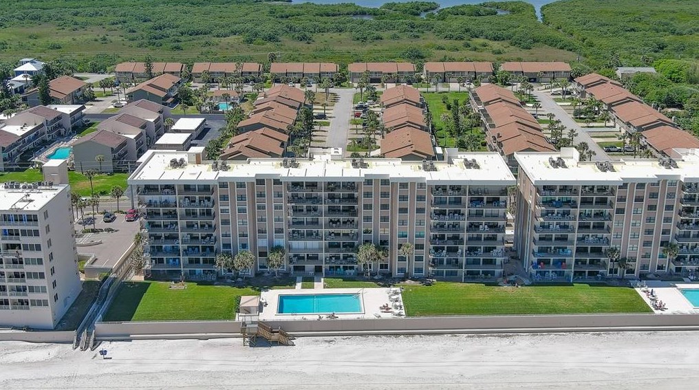 4445 Atlantic Ave, Daytona Beach FL 32127-6956 exterior