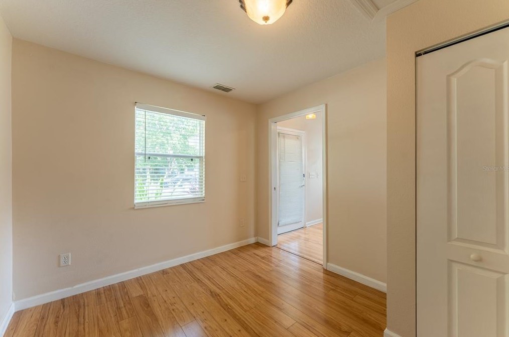 2110 Carlton Dr, Orlando FL  32806-3107 exterior