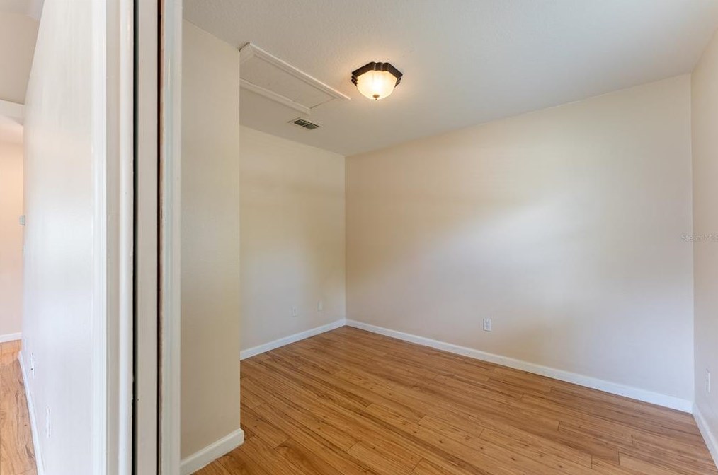 2110 Carlton Dr, Orlando FL  32806-3107 exterior