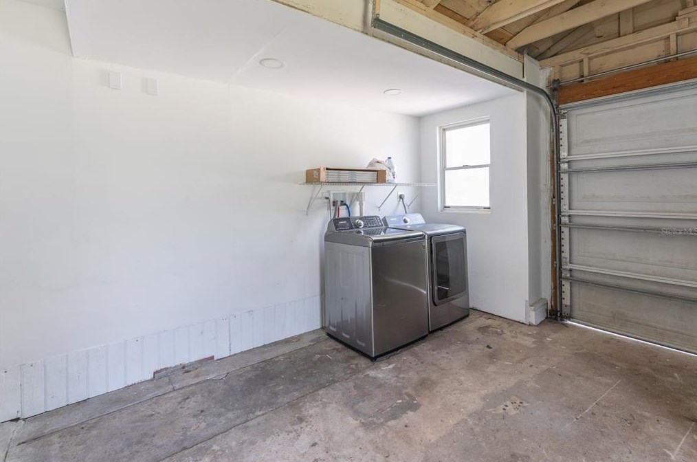 2110 Carlton Dr, Orlando FL  32806-3107 exterior