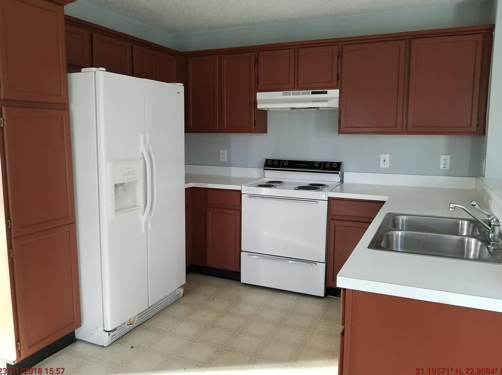 3136 Fairfield Dr, Kissimmee FL exterior