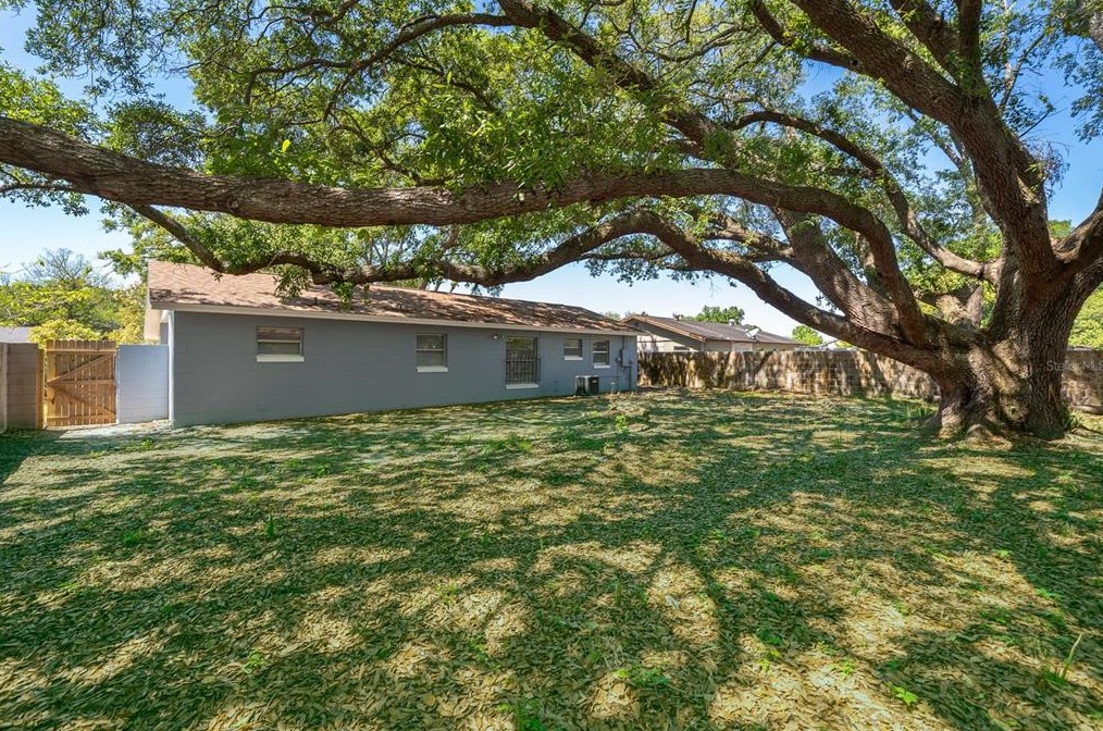 2219 Hartwell Ave, Sanford FL  32771-4255 exterior