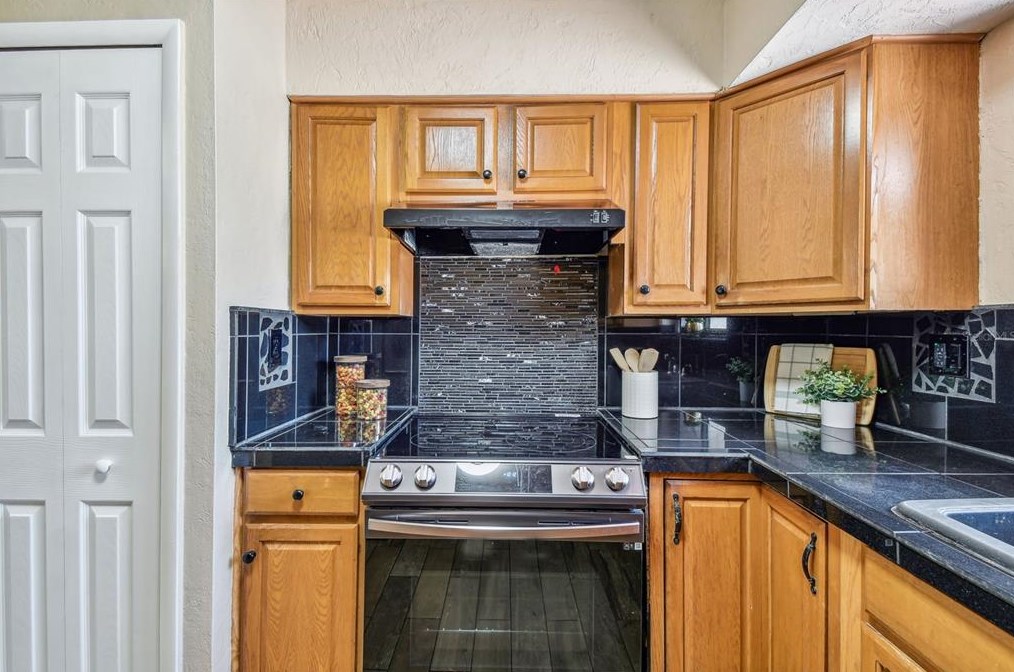 811 River Oak Dr, Ormond Beach FL  32174-4639 exterior