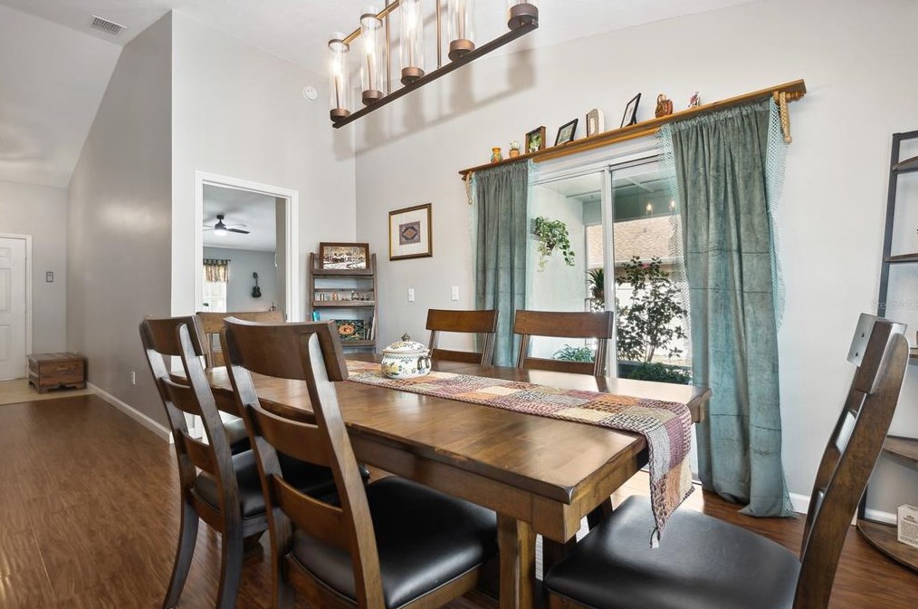 1261 Whispering Winds Ct, Apopka FL  32703-3705 exterior