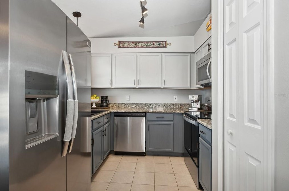 1261 Whispering Winds Ct, Apopka FL  32703-3705 exterior