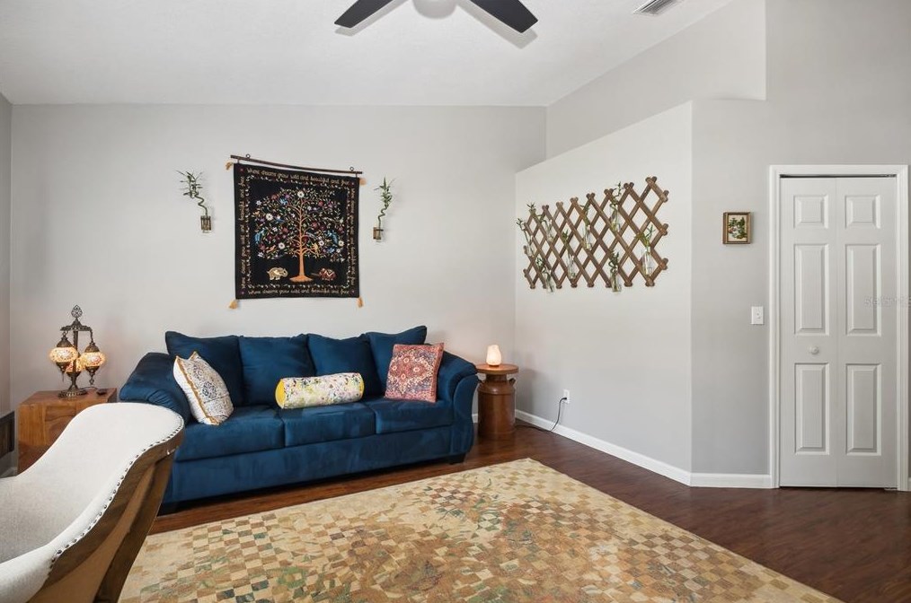 1261 Whispering Winds Ct, Apopka FL  32703-3705 exterior