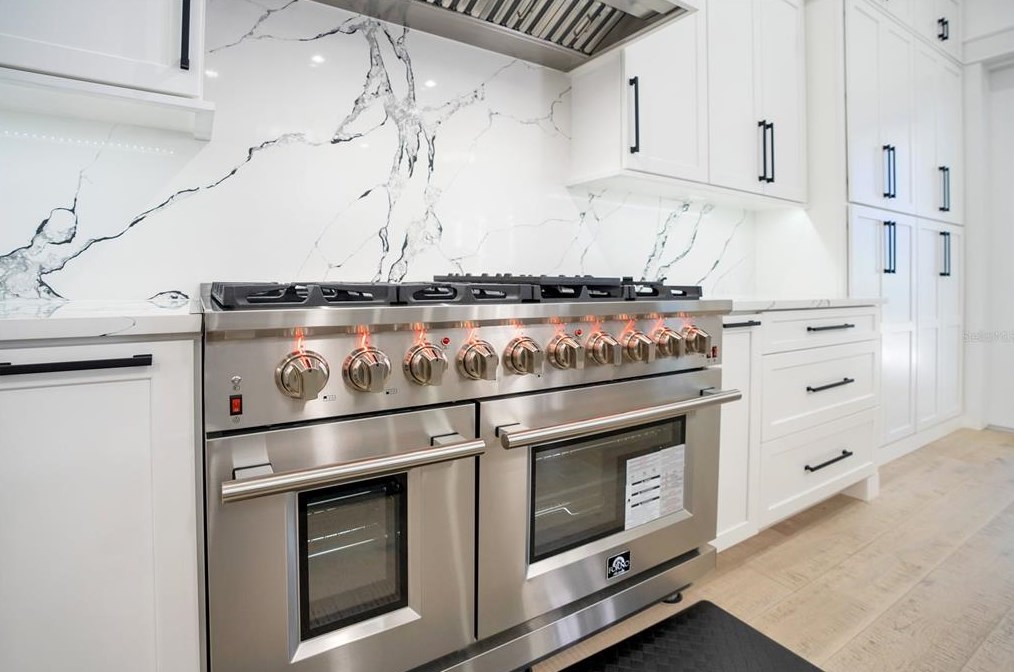 2203 Hoffner Ave, Orlando FL  32809-3533 exterior