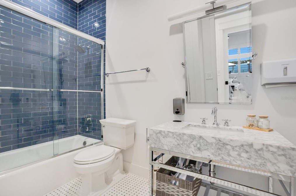 2203 Hoffner Ave, Orlando FL  32809-3533 exterior