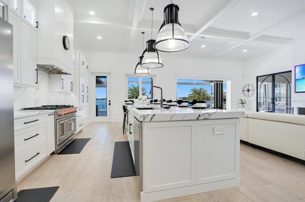 2203 Hoffner Ave, Orlando FL  32809-3533 exterior