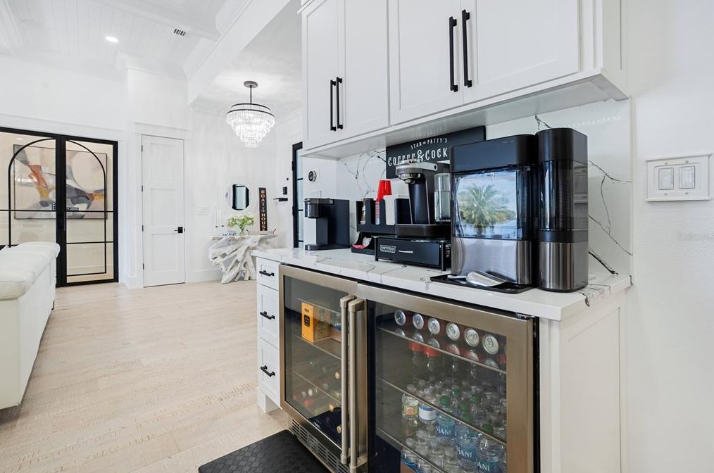 2203 Hoffner Ave, Orlando FL  32809-3533 exterior