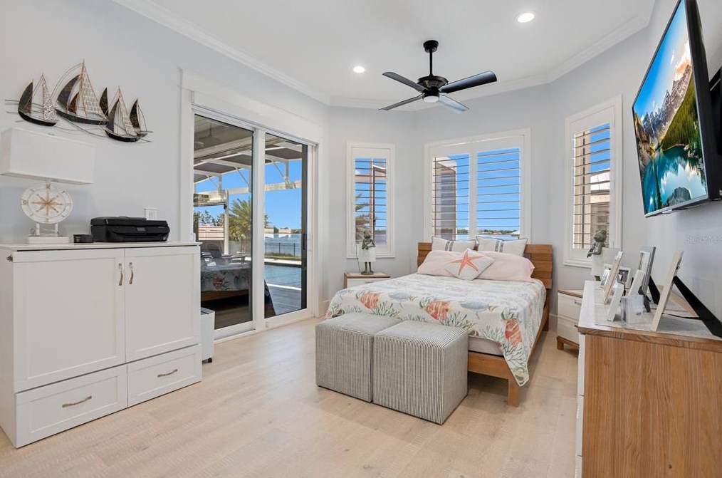 2203 Hoffner Ave, Orlando FL  32809-3533 exterior