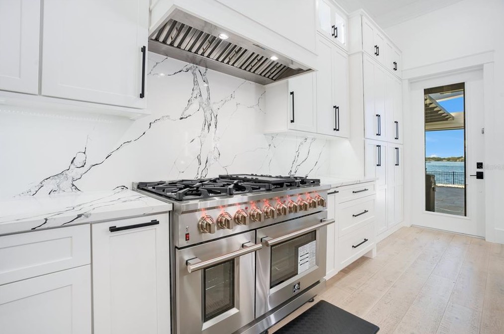 2203 Hoffner Ave, Orlando FL  32809-3533 exterior