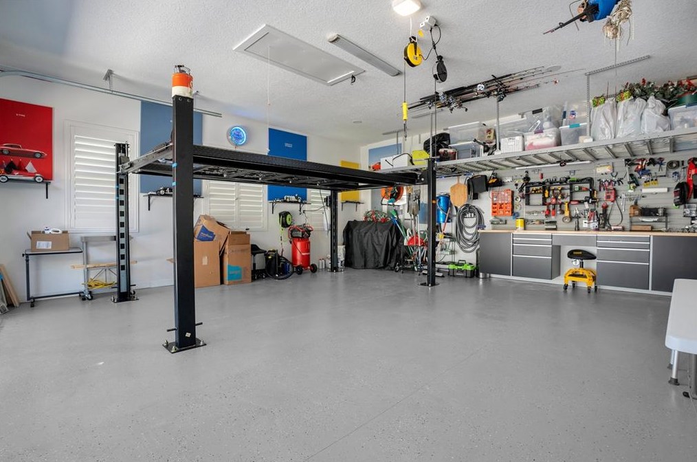 2203 Hoffner Ave, Orlando FL  32809-3533 exterior