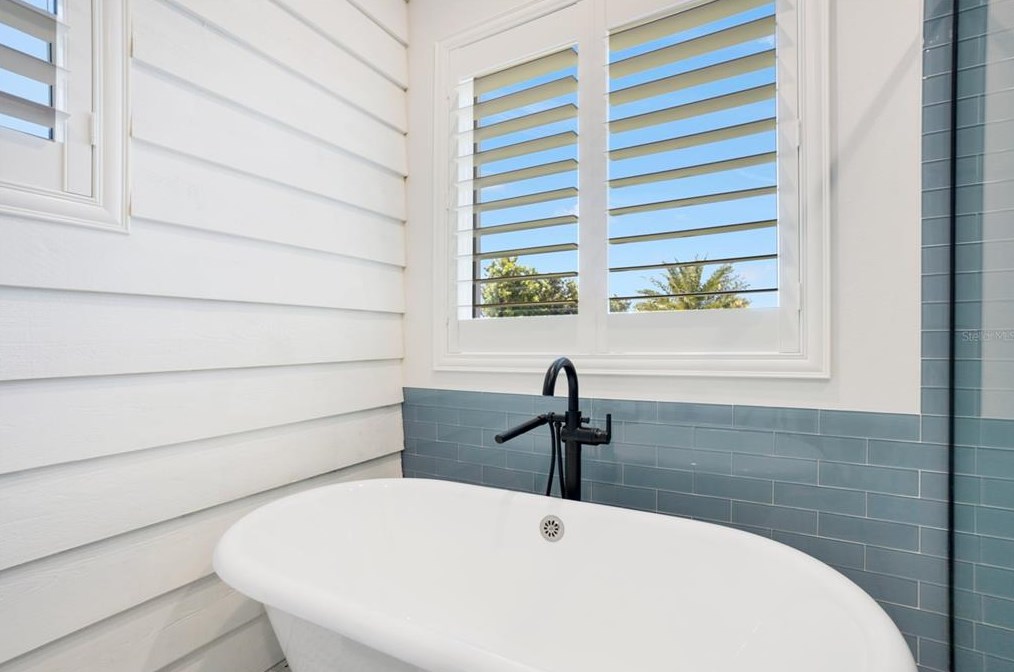 2203 Hoffner Ave, Orlando FL  32809-3533 exterior