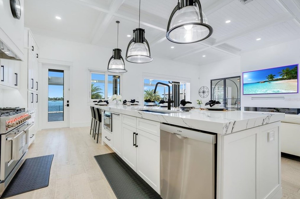 2203 Hoffner Ave, Orlando FL  32809-3533 exterior