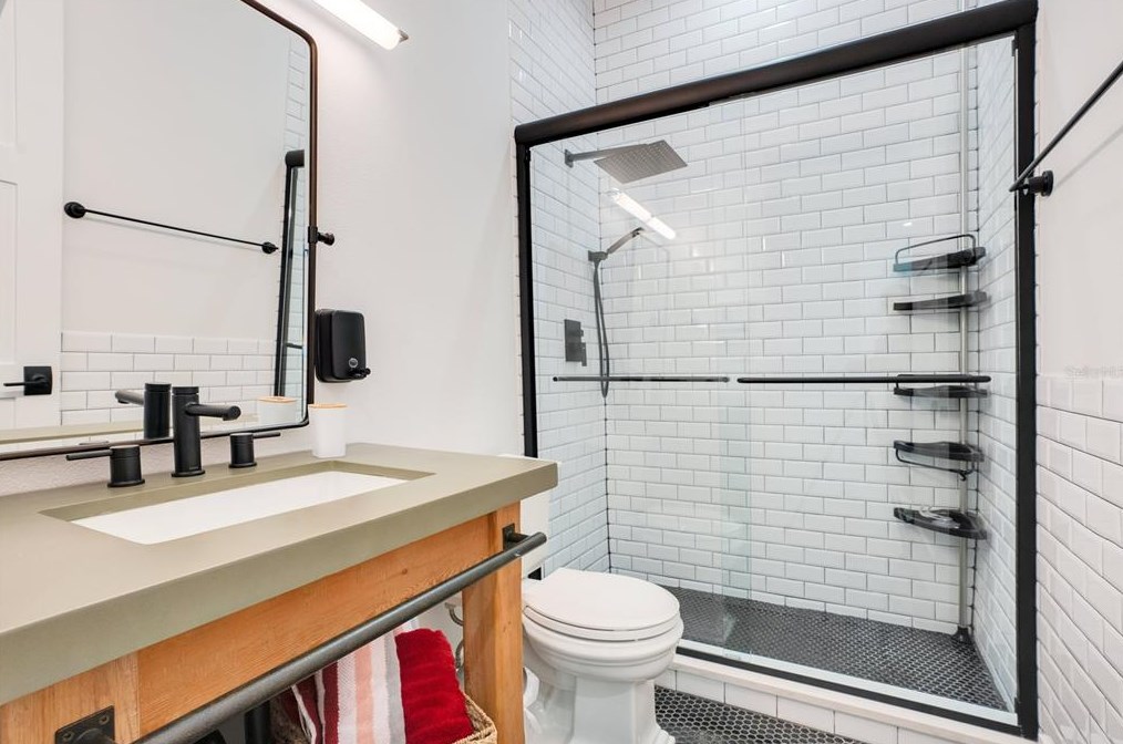 2203 Hoffner Ave, Orlando FL  32809-3533 exterior