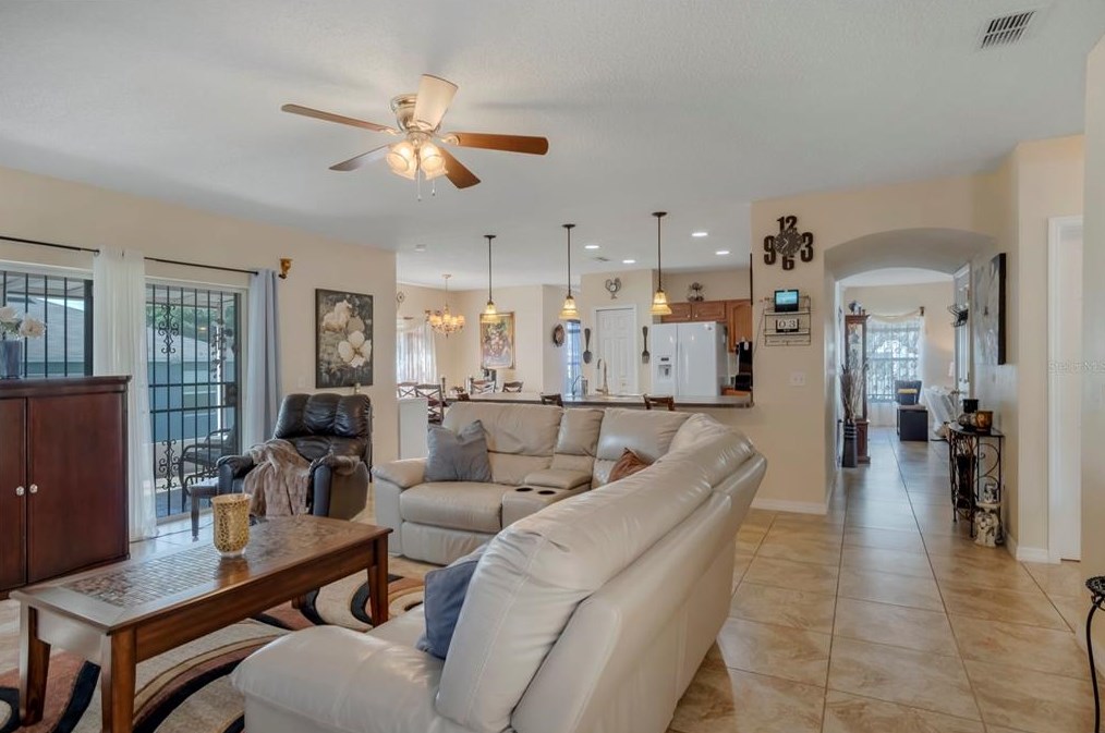 6 Flatfish Dr, Kissimmee FL  34759-4850 exterior