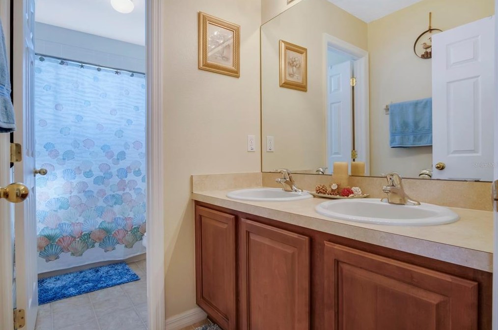 6 Flatfish Dr, Kissimmee FL  34759-4850 exterior