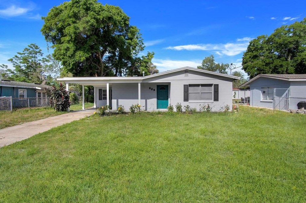 825 Pearl Dr, Mount Dora FL  32757-4611 exterior