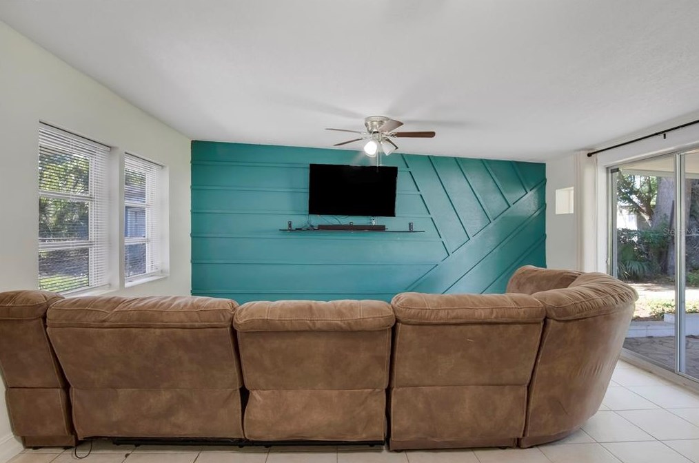 825 Pearl Dr, Mount Dora FL  32757-4611 exterior